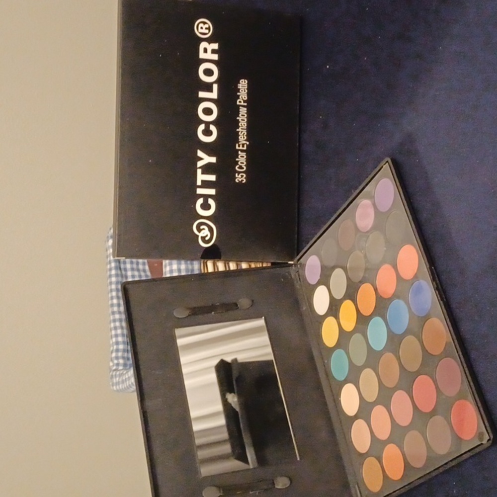 35 Color Eyeshadow Palette